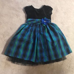 Girl’s Holiday Dress